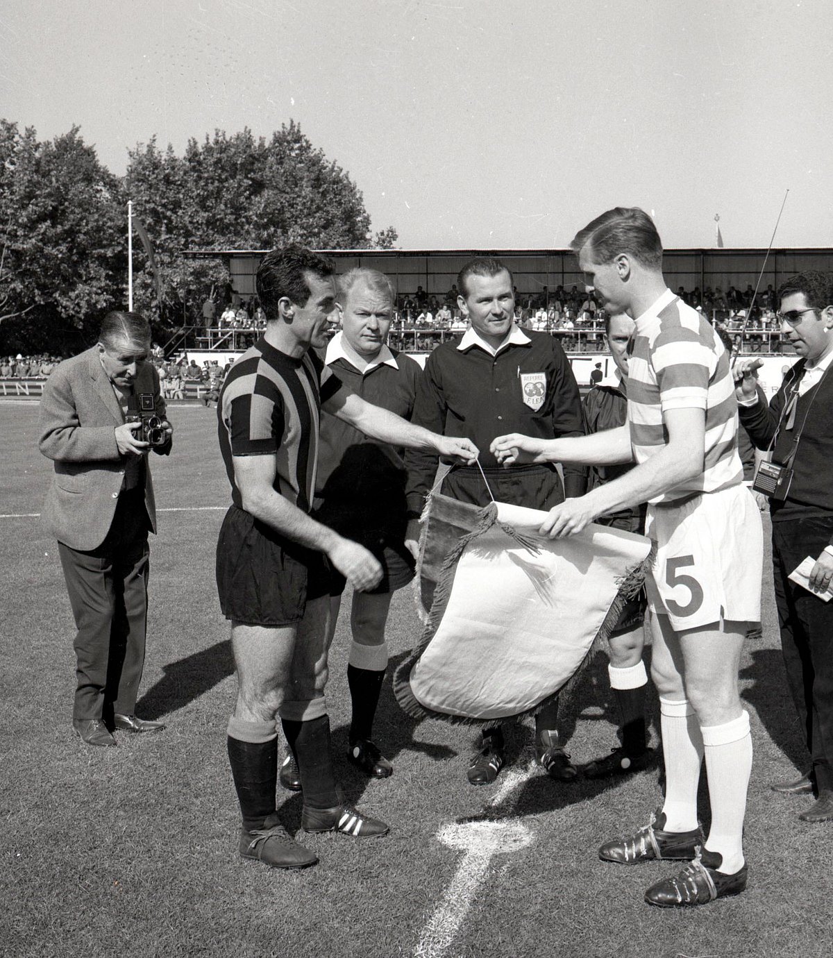 Arquivo dn 1967. A vitória no jamor que imortalizou os “leões de lisboa” 2026 452031his6480 arquivo dn é, ainda hoje, a mais gloriosa conquista internacional do celtic de glasgow e objeto de romarias anuais de adeptos... Iustitia. Bg 1967. A vitória no jamor que imortalizou os “leões de lisboa” 2026 2026-05-03 15:02:29 justiça - iustitia. Bg arquivo dn