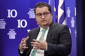 Ão europeia oe2026. Governo revê em baixa crescimento para 2% e prevê saldo nulo nas contas públicas 2026 miranda ão europeia o governo reviu em baixa a previsão de crescimento da economia em 2026 de 2,3% para 2% e, em vez de um excedente de... Iustitia. Bg oe2026. Governo revê em baixa crescimento para 2% e prevê saldo nulo nas contas públicas 2026 2026-05-04 12:18:31 justiça - iustitia. Bg ão europeia