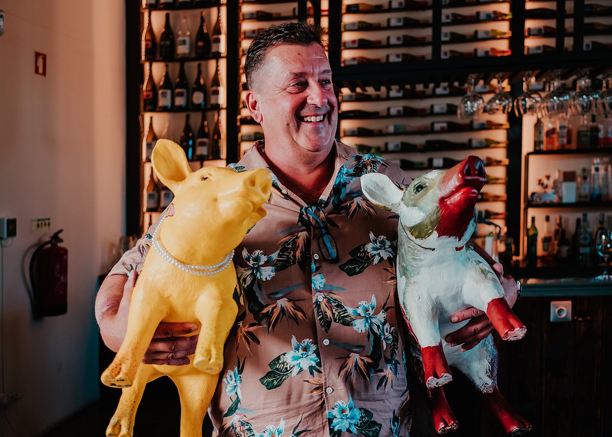 Pig Parade returns to Estremoz, turning Howard's Folly into a hub for art, wine, and social intervention