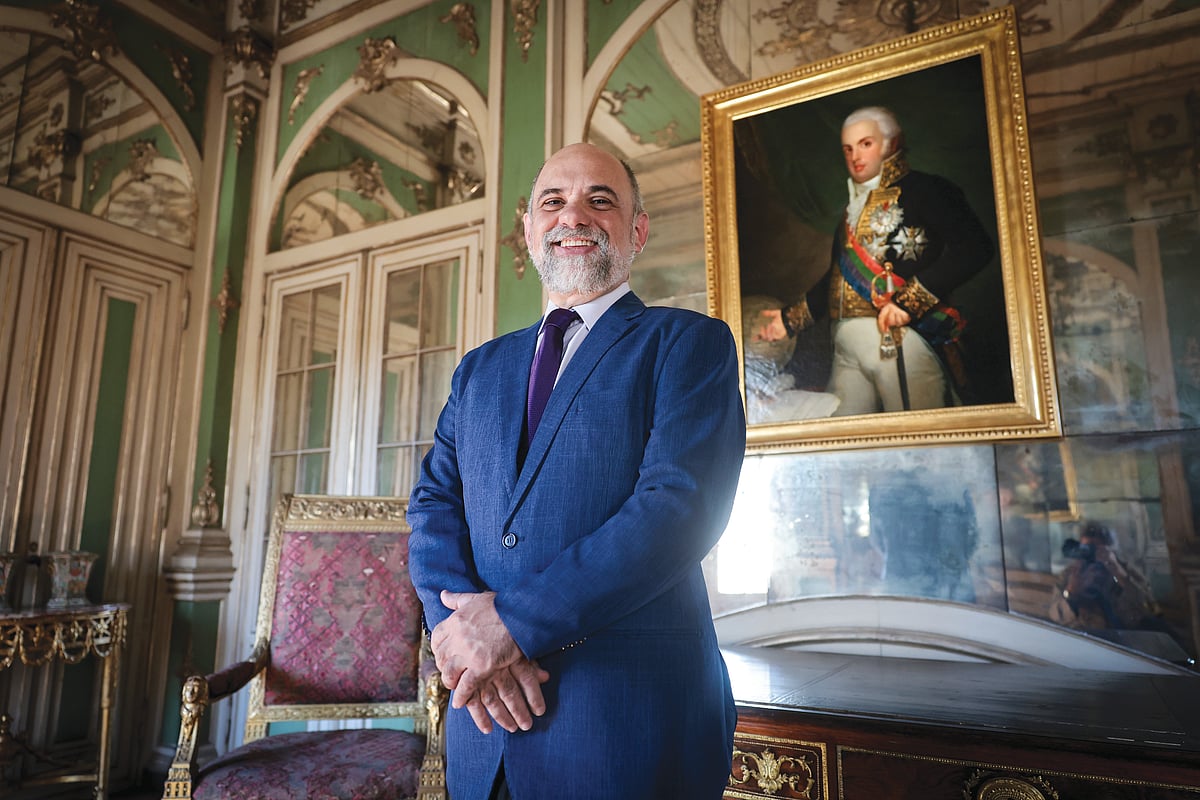 “I joke, when they say D. João VI fled, that no one flees with a library”