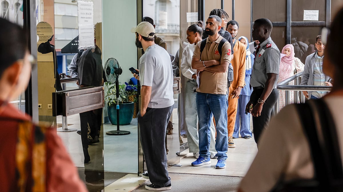 Government ends 'tacit approval' for residence permit renewals