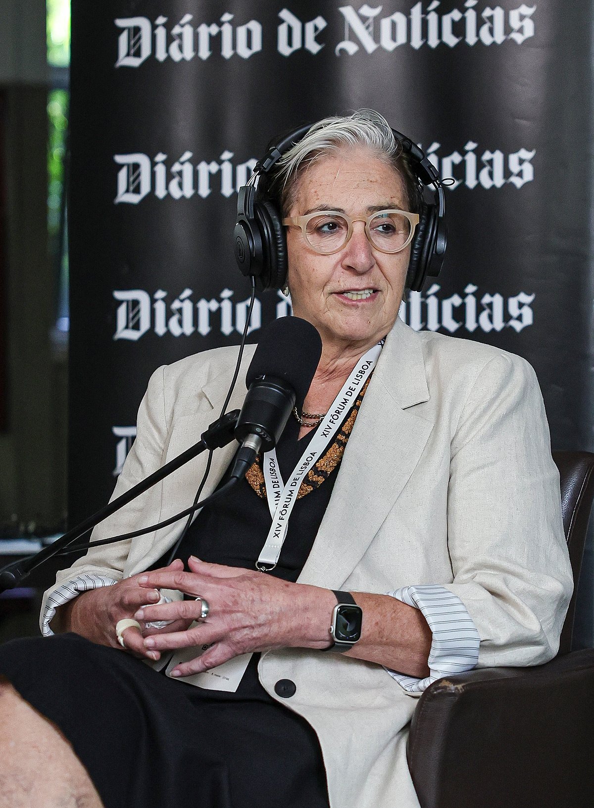 "We must distance ourselves from social media," says expert in the Brazilian cultural sector