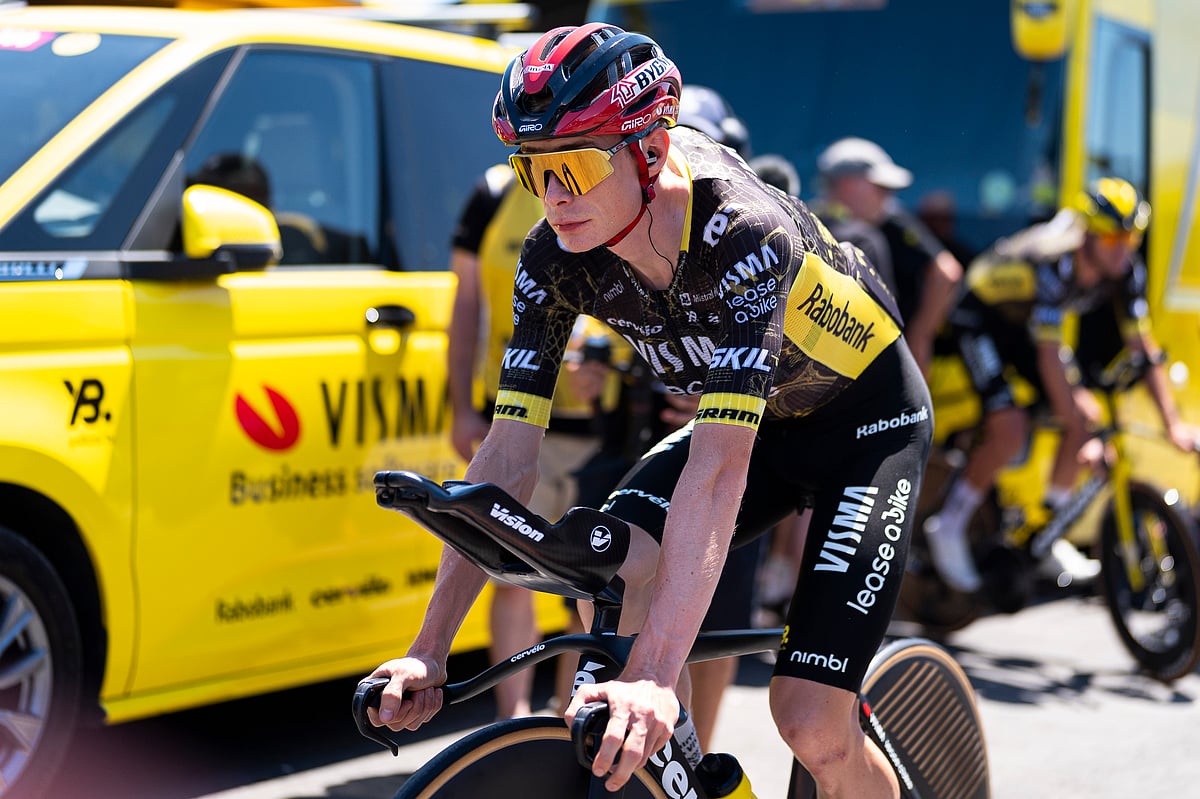 Tour: Vingegaard dá vitória no 'crono' por equipas à Visma-Lease a Bike e veste a amarela