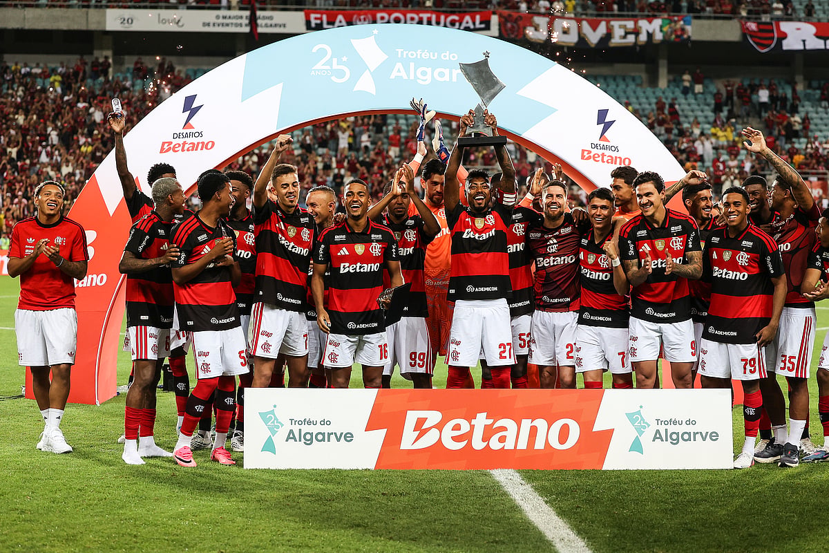 Flamengo vence o Benfica por 2-1 e leva o Troféu do Algarve