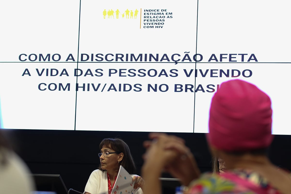 SUS adquire tecnologia para produzir principal remédio contra o HIV