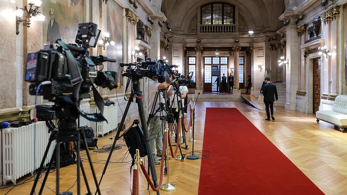 Primeiro-ministro arranca Estado da Nação com ataque ao "oportunismo político dos esquecidos" PS e Chega
