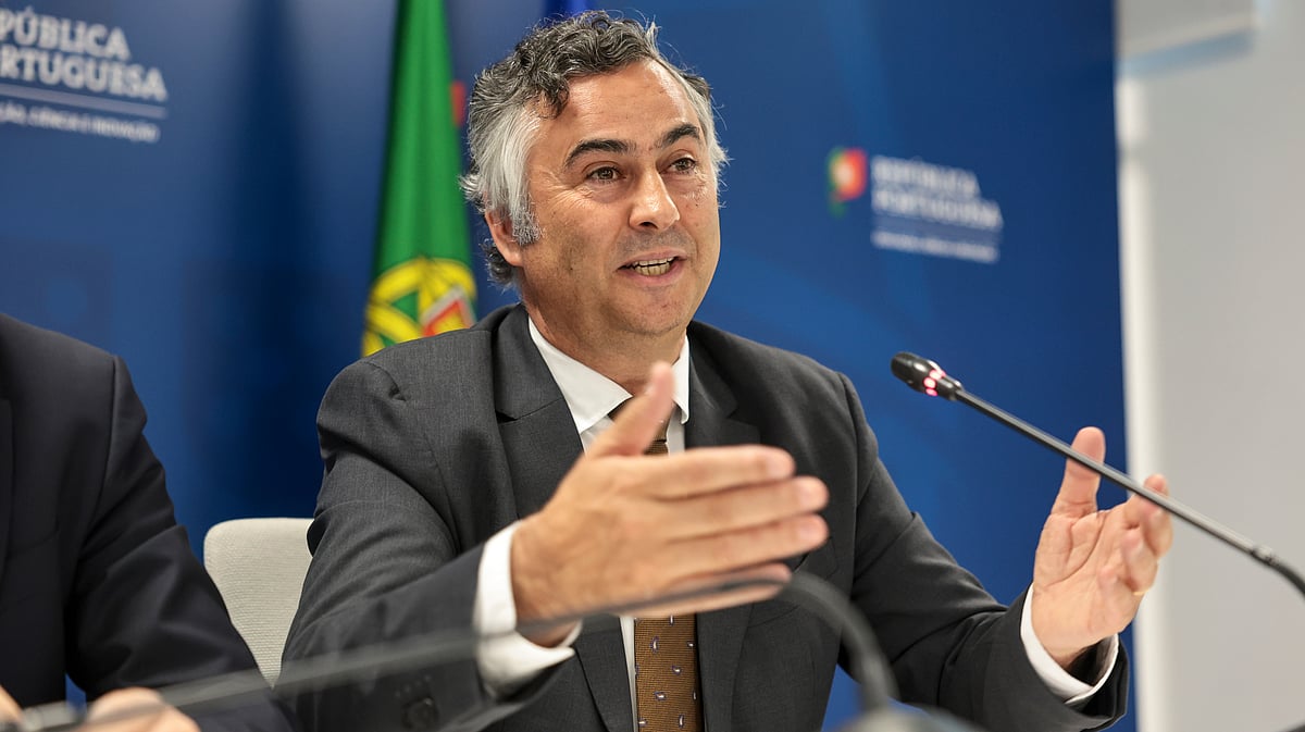 Exames: Ministro da Educação não tem registo de erros em projeto-piloto e confronta antigo presidente do JNE