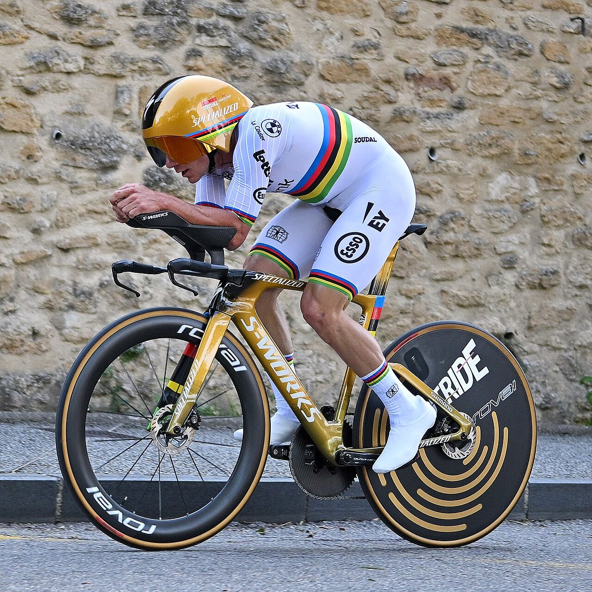 Evenepoel ganha contrarrelógio e reforça segundo lugar na Volta a França