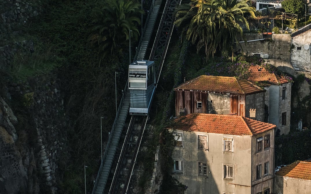 Funicular no Porto suspenso por prudência devido a "processo normal de certificação"
