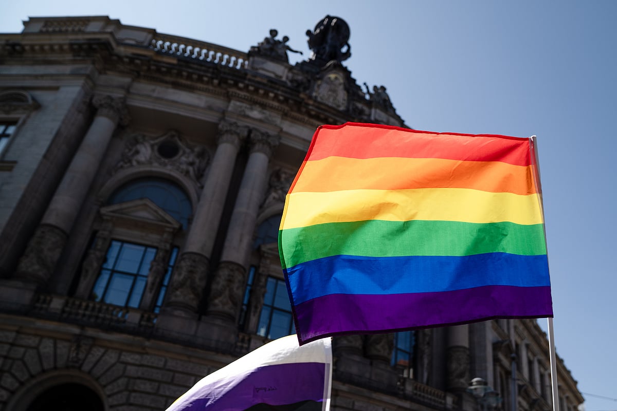 Condutor atropela participantes de celebração LGBTQIA+ em Berlim