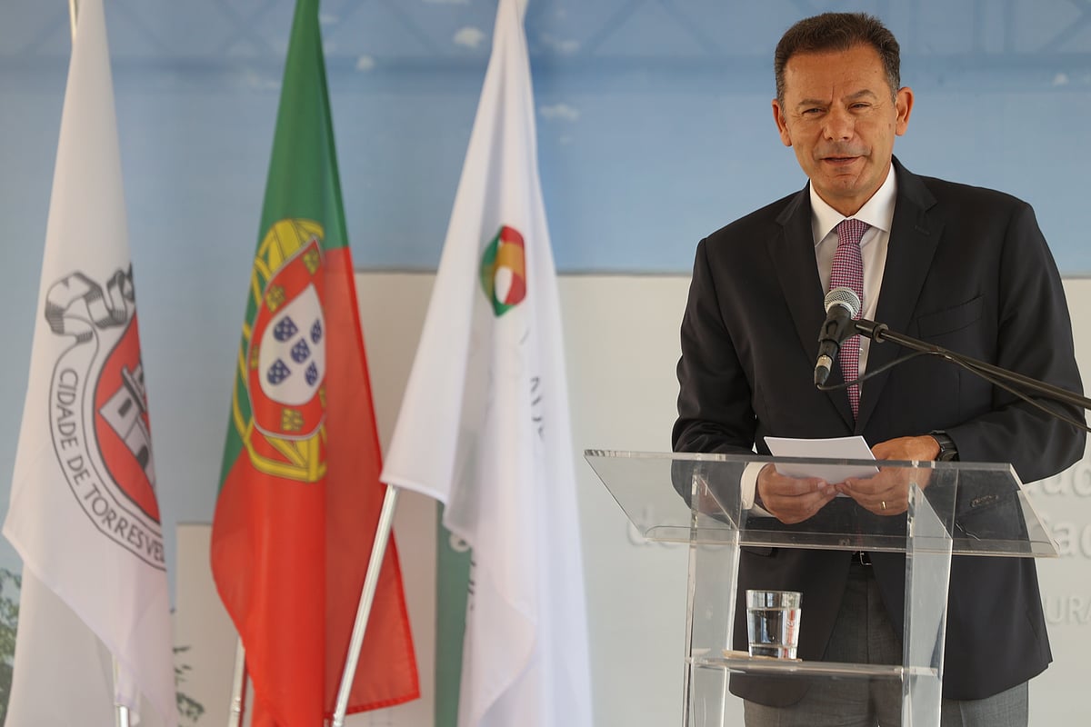 "Não nos assustemos". Montenegro garante que economia terá "resultado surpreendente"