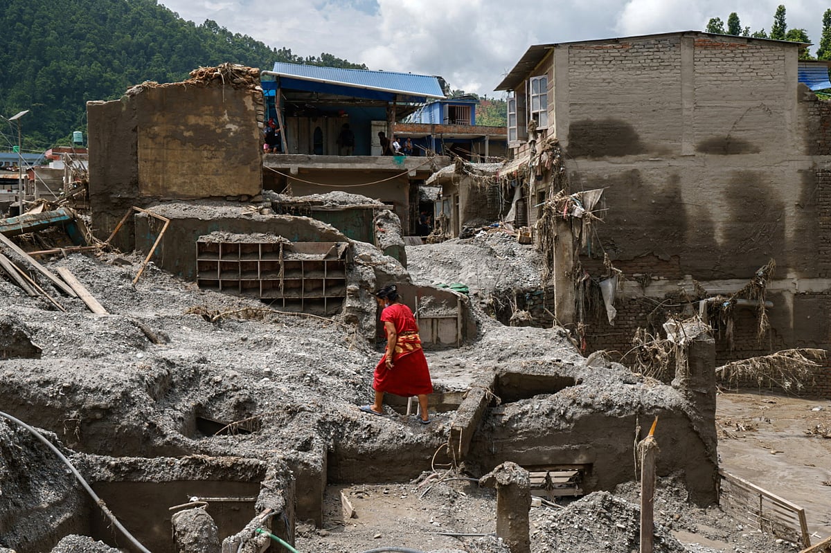 Bad weather and risk of new floods. Rescue teams face complex conditions