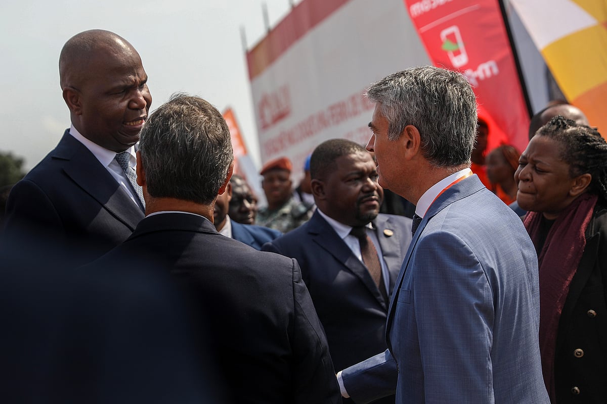 Carneiro conveys to Chapo the commitment of PS deputies to develop Mozambique