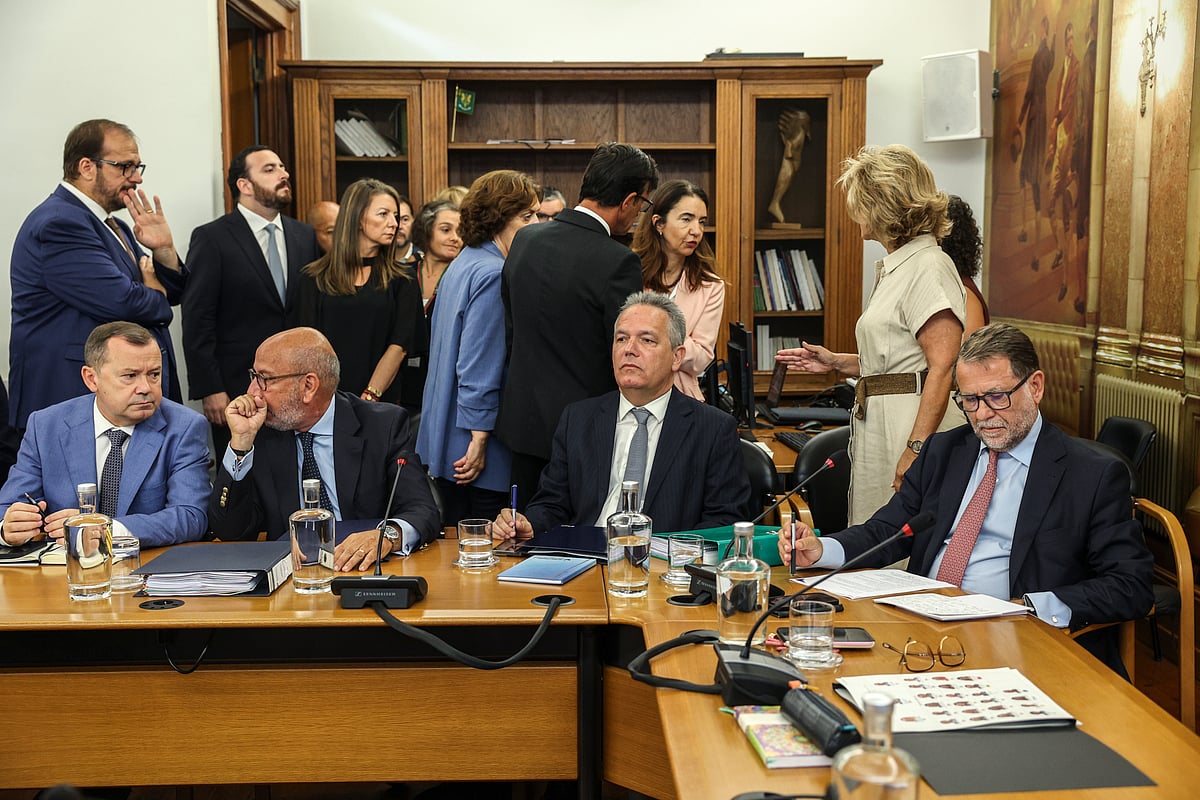 Presence of 11 advisors contributes to overcrowding at Luís Neves' parliamentary hearing