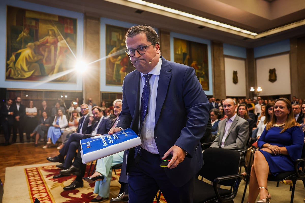 OE2027: Miranda Sarmento apela ao PS para manter equilíbrio orçamental ...