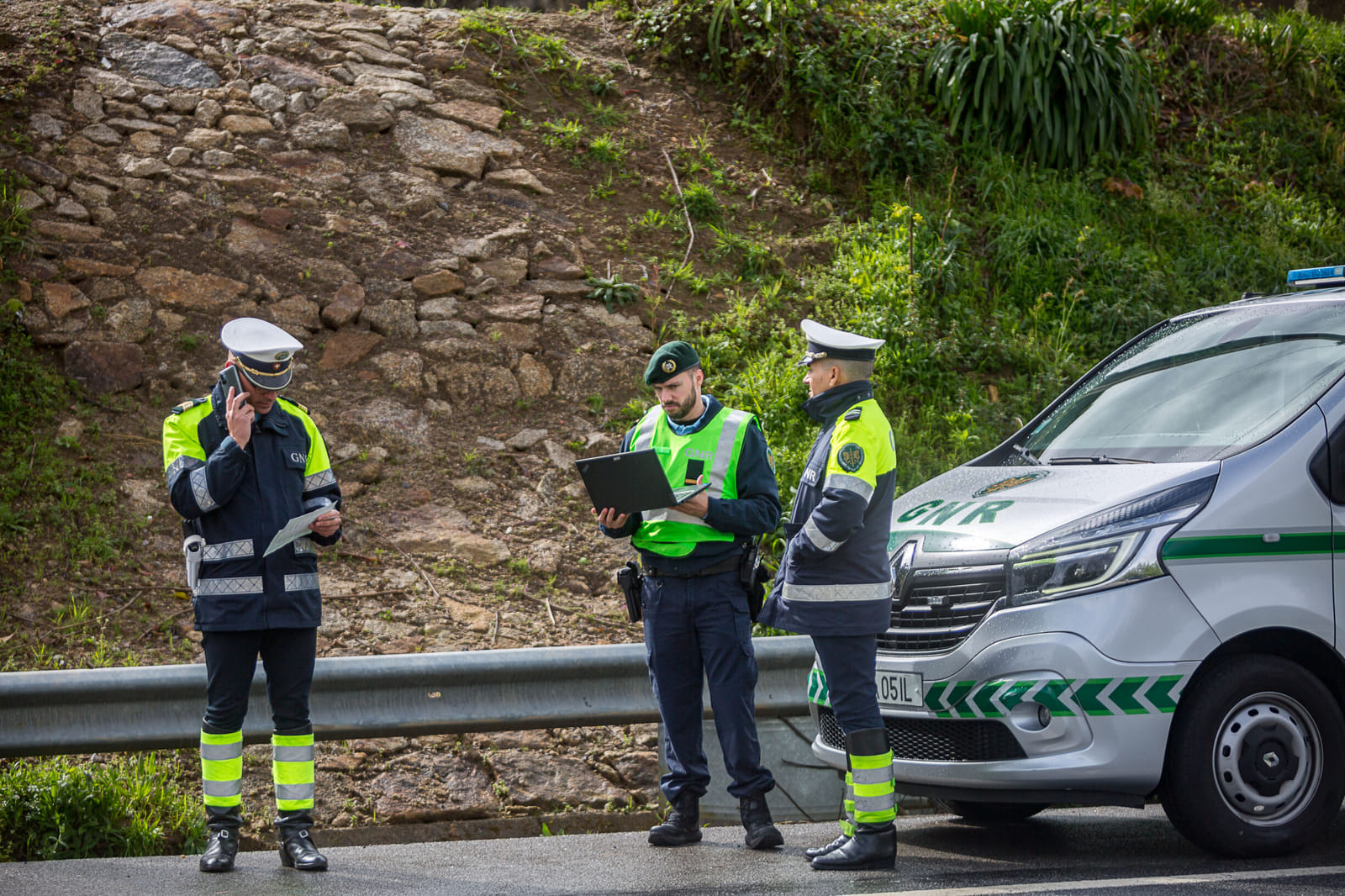 GNR records over 4,100 offences for mobile phone use while driving in three months