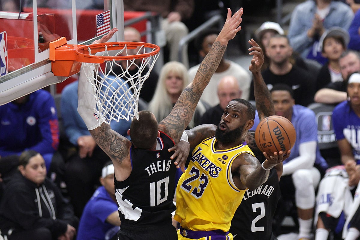 LeBron James muda-se para os Philadelphia 76ers e vai jogar a 24.ª época na NBA