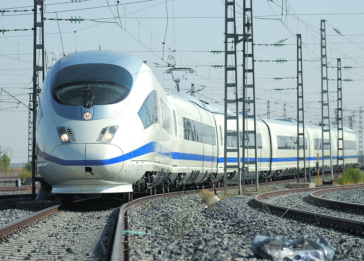 CP launches 504 million euro high-speed train tender