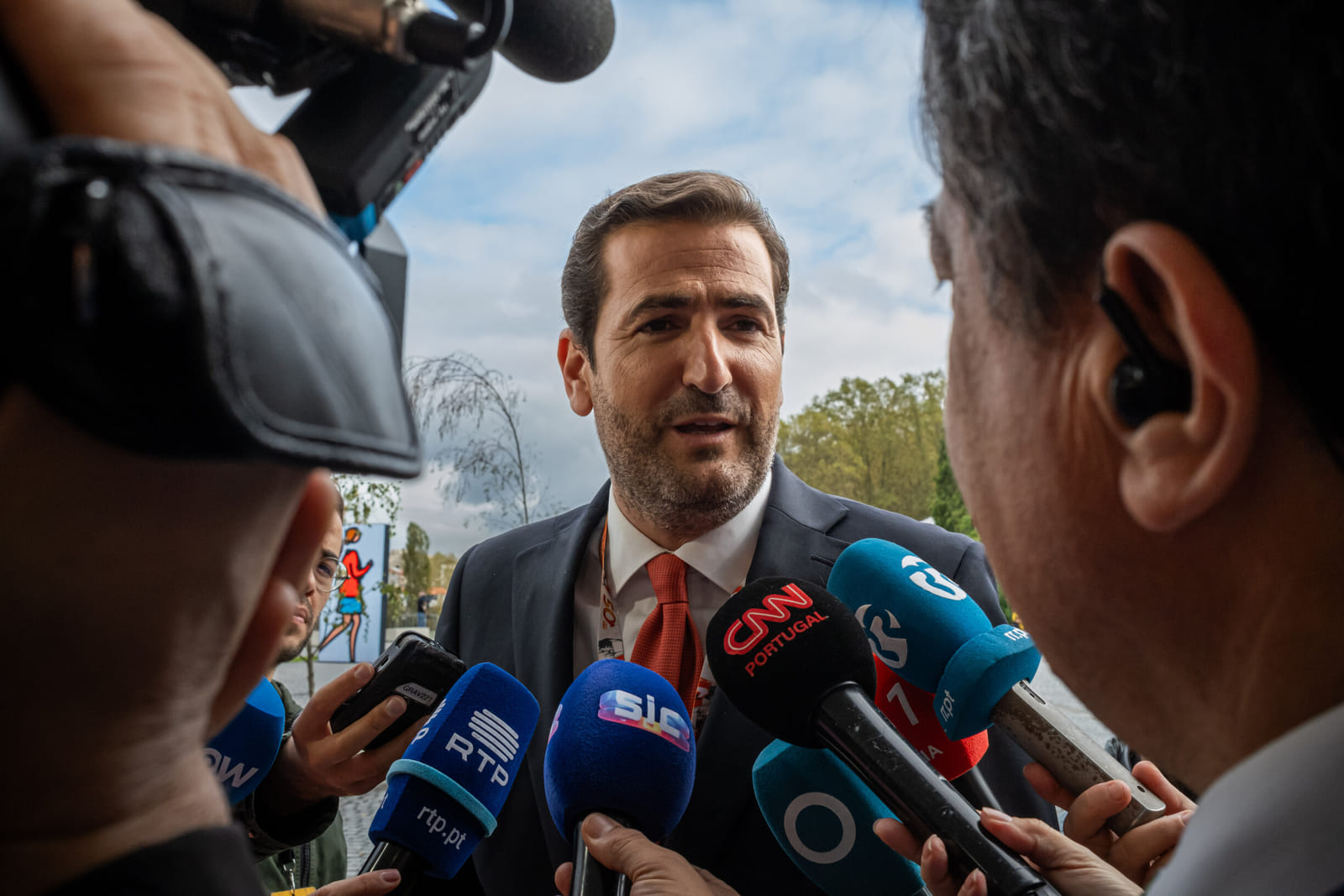 Hugo Soares says PS's threat of storms is 'just talk for the fans'