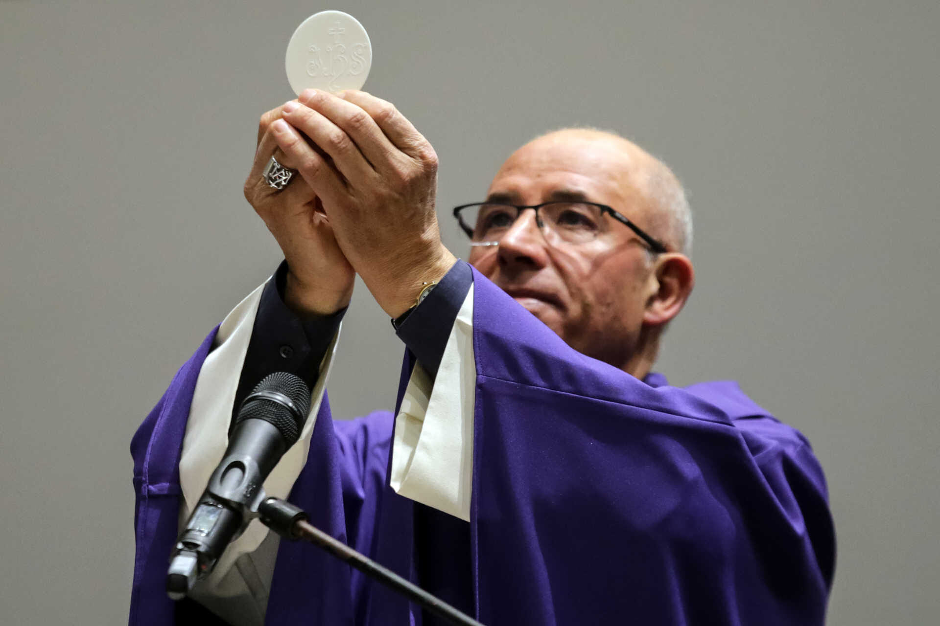 Patriarch of Lisbon says that “the Christian is not afraid of any adversary” and criticises attacks on Leo XIV