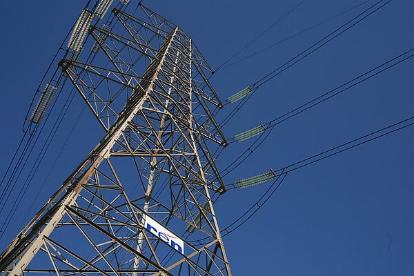 Governo aprova investimento de 1,58 mil milhões na rede de distribuição elétrica