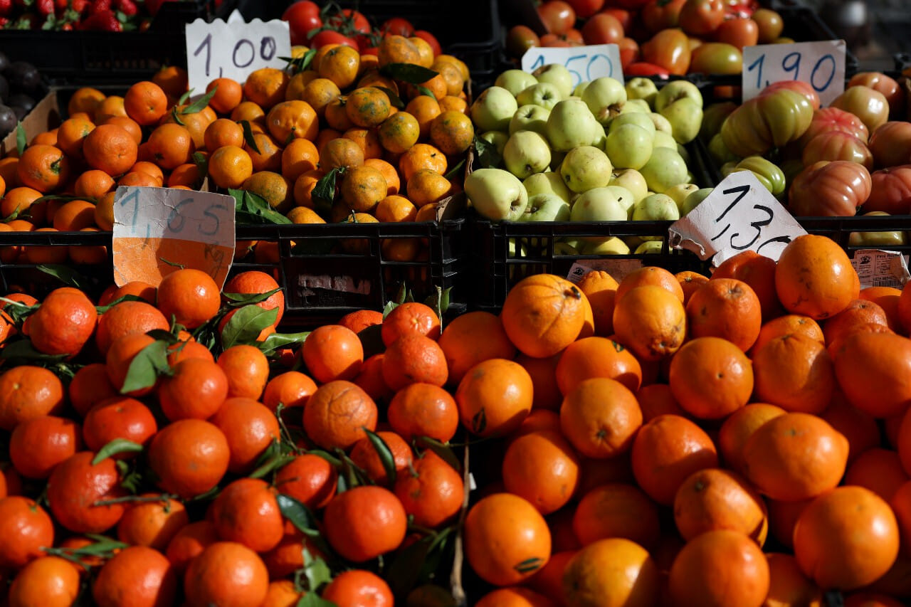 Storms and war cause fruit and vegetable prices to soar