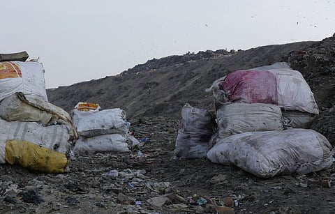 प्लास्टिक प्रदूषण: ओटावा में सुस्त रही चौथे दौर की वार्ता, महत्वपूर्ण मुद्दों को संबोधित करने में हाथ लगी विफलता