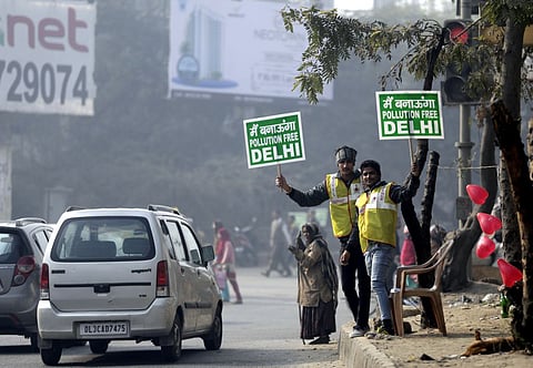 प्रदूषण में गिरावट के बावजूद दमघोंटू है दिल्ली-फरीदाबाद में हवा, ग्रेटर नोएडा में जानलेवा हैं हालात