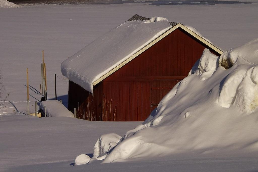 जलवायु परिवर्तन की वजह से बढ़ रहे तापमान की वजह से तेजी से बर्फ पिघल रही है। फोटो: क्रिएटिव कॉमन्स 