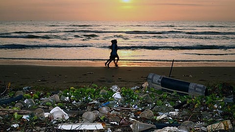 रीसाइक्लिंग के नाम पर यूरोप के प्लास्टिक कचरे को एशिया में किया जा रहा है डंप