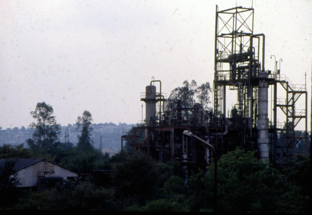 भोपाल गैस कांड: एक बार फिर टली यूनियन कार्बाइड के  भारतीय अधिकारियों के खिलाफ सुनवाई की तारीख