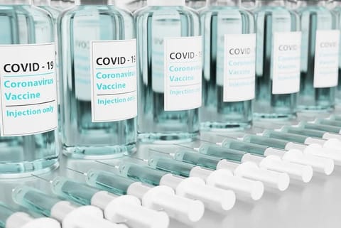 जमाखोरी करने के बाद 241 मिलियन से ज्यादा कोविड वैक्सीन बर्बाद करने की तैयारी में विकसित देश