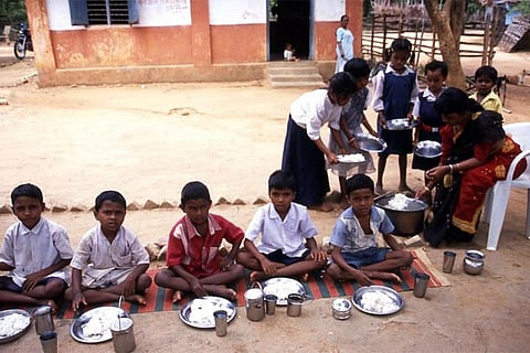 77 फीसदी आंगनवाड़ी जाने वाले नौनिहालों के निवाले पर लटकी सरकारी तलवार?