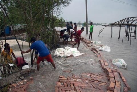 छह महीनों में आपदाओं के चलते लगी 5 लाख करोड़ से ज्यादा की चपत, 4,300 की गई जान