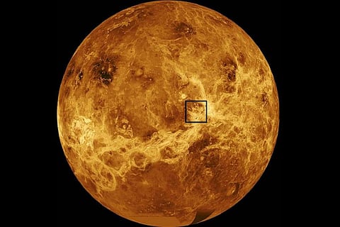 शुक्र पर 2.2 वर्ग किलोमीटर में फैले ज्वालामुखीय छिद्र का आठ महीनों में आकार बदल गया; फोटो: नासा/जेपीएल-कालटेक 