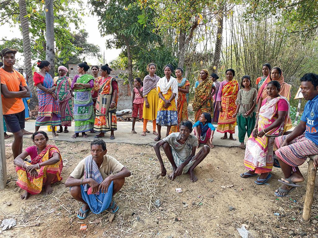 पश्चिम बंगाल में मनरेगा के गढ़ पुरुलिया और बांकुड़ा जिले के गांव में रहने वाले ज्यादातर मजदूरों के सामने पलायन के अलावा कोई दूसरा रास्ता नहीं बचा है (फोटो: हिमांशु / सीएसई)