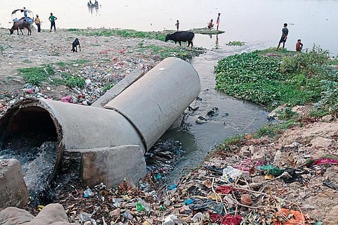 दूषित नदियों पर एनजीटी सख्त, राज्यों को नोटिस जारी करने का दिया निर्देश