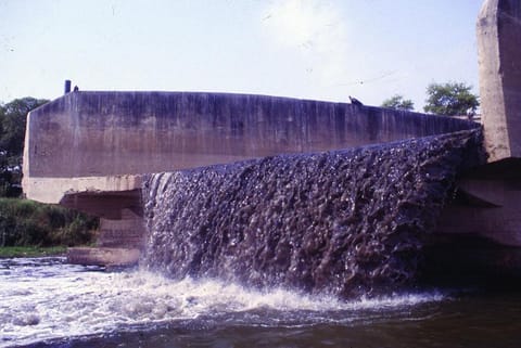 कानपुर शहर का अपशिष्ट जल गंगा नदी में गिर रहा है, फोटो साभार : सीएसई 