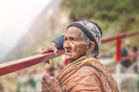 अनुमान है कि 2050 तक देश में बुजुर्गों की आबादी बढ़कर 34.7 करोड़ पर पहुंच जाएगी; फोटो: आईस्टॉक