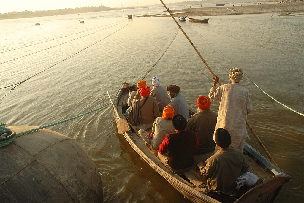 गंगा न केवल भौतिक, बल्कि आध्यात्मिक दृष्टिकोण से भी बेहद महत्वपूर्ण है; अग्निमिरह बासु/ सेंटर फॉर साइंस एंड एनवायरनमेंट (सीएसई)