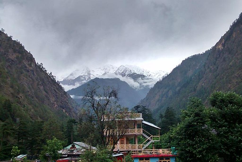 पश्चिमी विक्षोभ के कारण बारिश-बर्फबारी व ओलावृष्टि का अलर्ट, जानें पूरे देश के मौसम का हाल