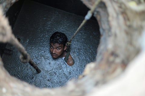 അദൃശ്യ മരണങ്ങൾ: ഇന്ത്യയുടെ കാലാവസ്ഥാ പ്രതിസന്ധി ശുചീകരണ തൊഴിലാളികളെ എങ്ങനെ കയ്യൊഴിയുന്നു ?