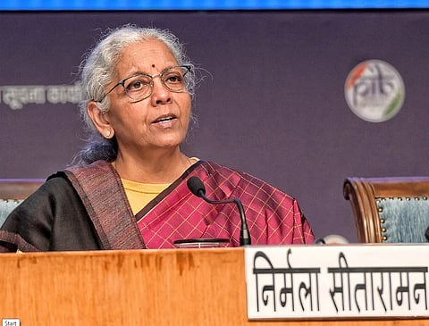 ബജറ്റ് 2026-27: പാവപ്പെട്ടവർക്കുള്ള എൽപിജി കണക്ഷനുകൾക്കുള്ള വിഹിതം ഗണ്യമായി വെട്ടിക്കുറച്ചു, 