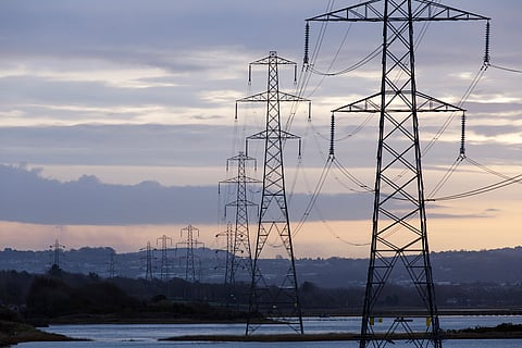 പുനരുപയോഗ ഊർജ്ജ സ്രോതസ്സുകളെ കാര്യക്ഷമമായി സംയോജിപ്പിക്കുന്നതിൽ ഉപഭോഗ നിയന്ത്രണം നിർണ്ണായകമാകുന്നു