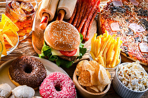 भोजन में फल, सब्जियां, साबुत अनाज और कम वसा वाला दूध, अधिक वजन और मोटापे से ग्रस्त व्यक्ति अपने शरीर में ऑक्सीडेटिव तनाव को कम कर सकते हैं।