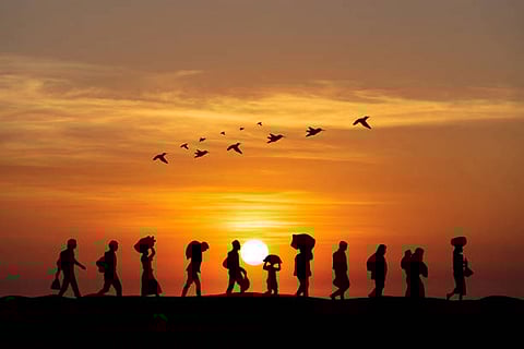 2020 में अपने पैदा हुए देशों के अलावा किसी अन्य देश में रहने वाले कुल अनुमानित 28.1 करोड़ लोग 1990 की तुलना में 12.8 करोड़ अधिक थे और 1970 में अनुमानित संख्या से तीन गुना अधिक है।