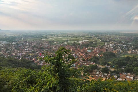 गया में यदि शहरीकरण इसी तरह चलता रहा, तो साल 2030 तक खेती की जमीन 19 फीसदी घटकर केवल 657 हेक्टेयर रह जाएगी, जो गया की खाद्य सुरक्षा और पर्यावरण संतुलन के लिए गंभीर खतरा पैदा करेगी।