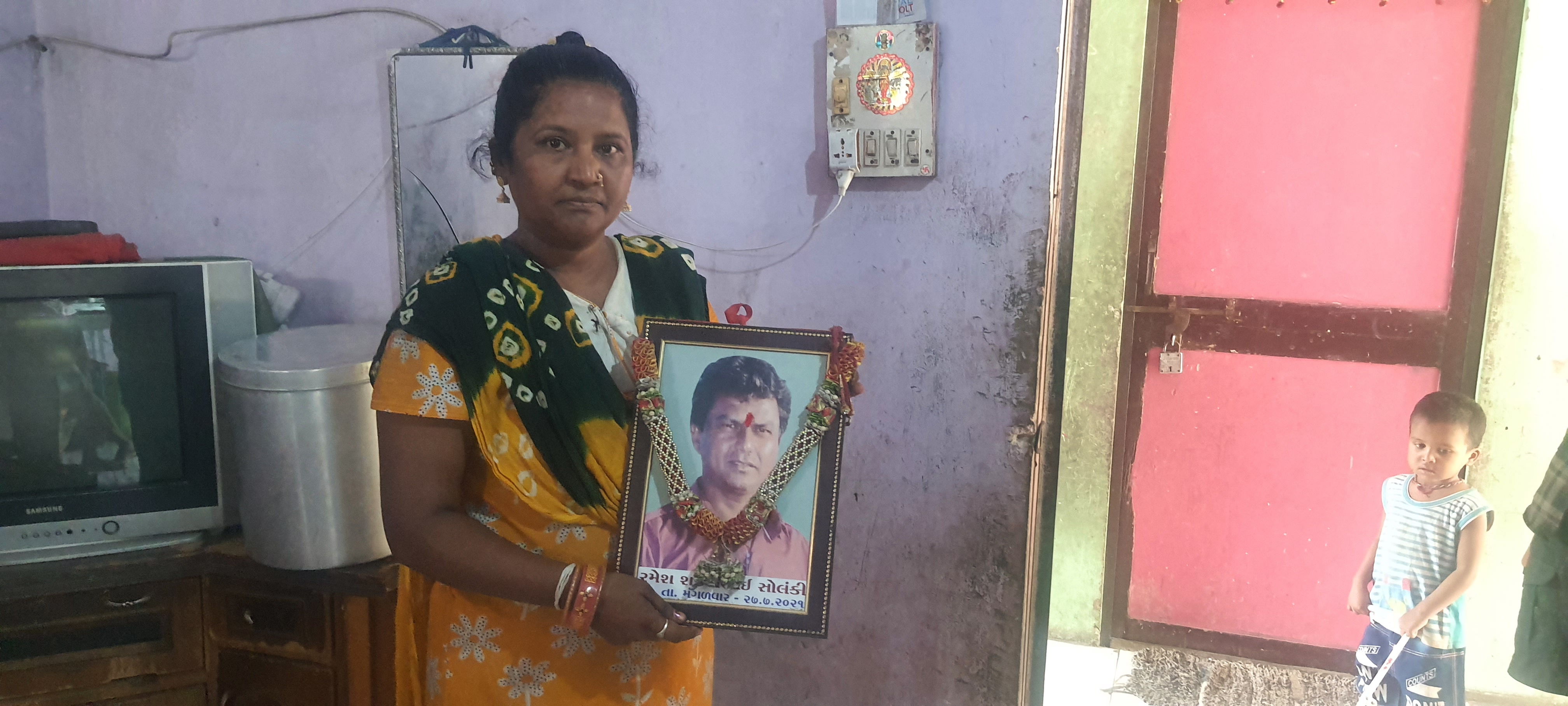 रोजगार प्रभावित होने के कारण बबली के पति रमेश ने आत्महत्या कर ली। फोटो: राजू सजवान