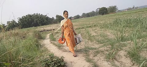 एक थारू महिला ।फोटो: अंबेडकर कुमार साहू