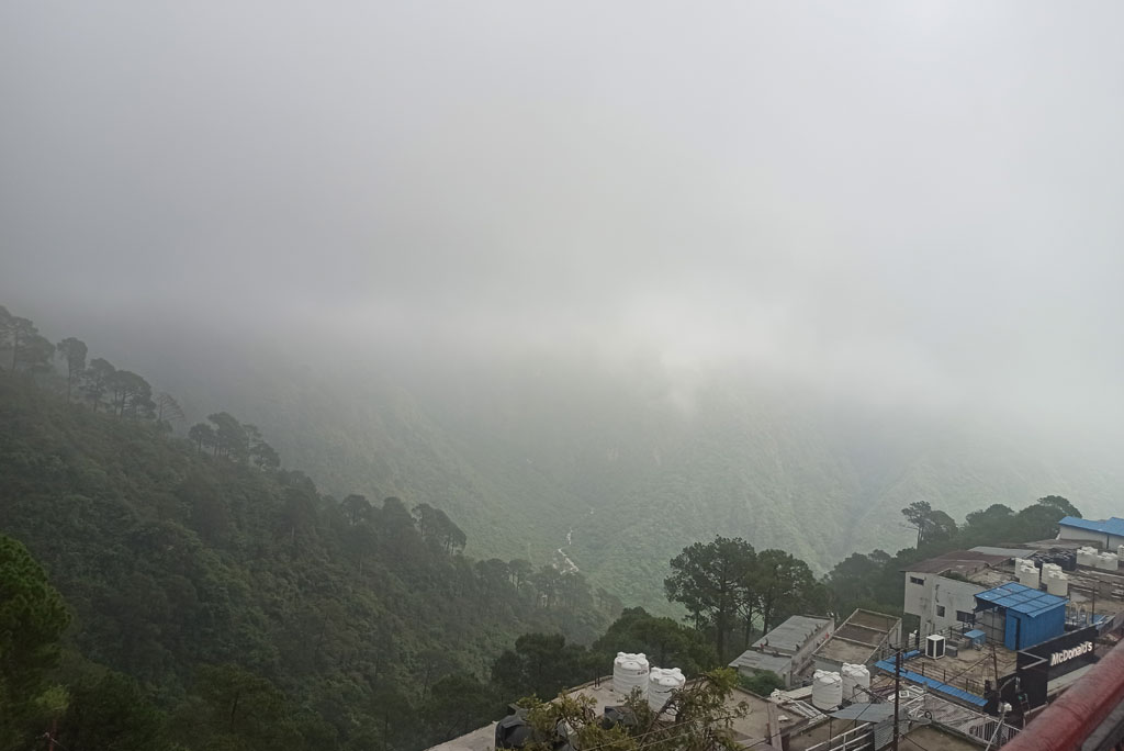 आज, उत्तराखंड, हिमाचल प्रदेश व उप-हिमालयी पश्चिम बंगाल और सिक्किम में 115.6 से 204.4 मिमी तक बरस सकते हैं बादल।